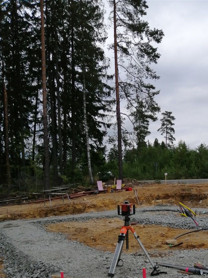 2020 3/8, Grunden börjar att ta form till Storstugan