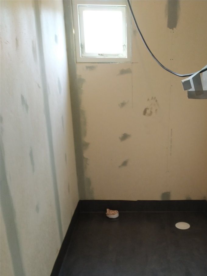 2/4 Wc/bad golvet klart